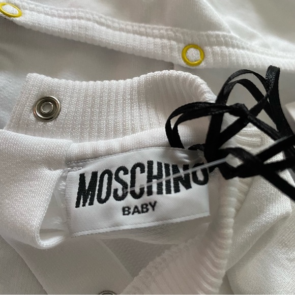 Moschino Minions Prints Baby Romper - Picture 13 of 14